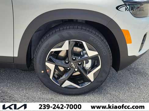 New 2026 Kia Seltos S FWD image 7