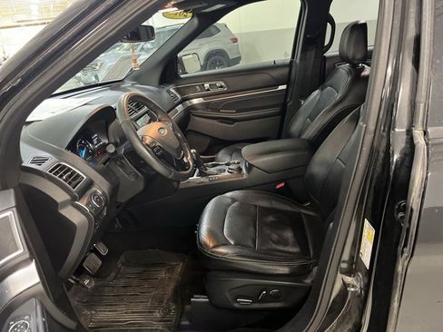 Used 2018 Ford Explorer Limited AWD/4WD image 6