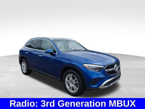 Used 2025 Mercedes-Benz GLC 300 4MATIC image 4