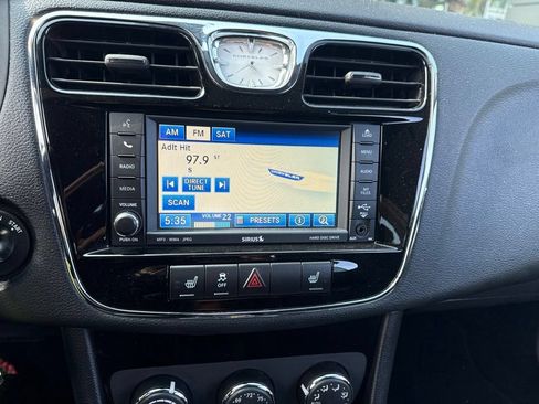 Used 2011 Chrysler 200 Touring w/ Cold Weather Group FWD image 6