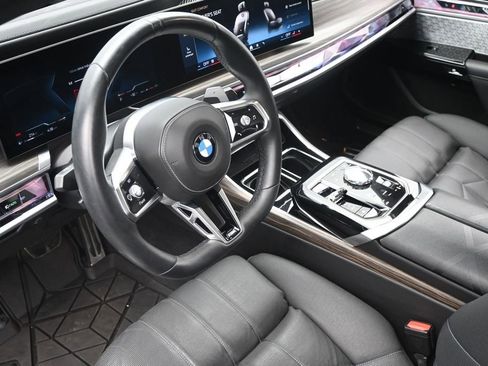 Used 2024 BMW 760i xDrive w/ Executive Package AWD/4WD image 22