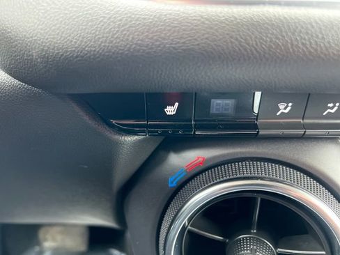 Used 2025 Chevrolet Blazer LT image 23