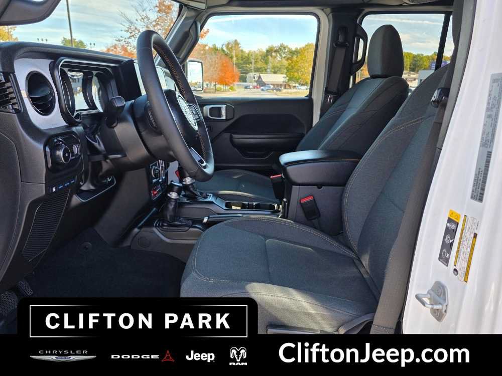 Used 2024 Jeep Wrangler Unlimited AWD/4WD image 10