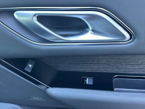 Used 2026 Land Rover Range Rover Velar Dynamic SE image 19