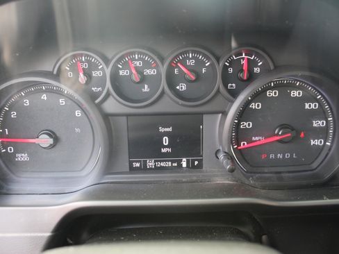 Used 2020 Chevrolet Silverado 2500 Custom w/ Custom Value Package image 17