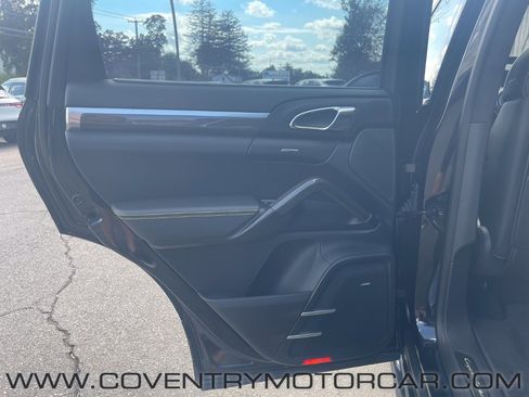 Used 2016 Porsche Cayenne Turbo S image 36