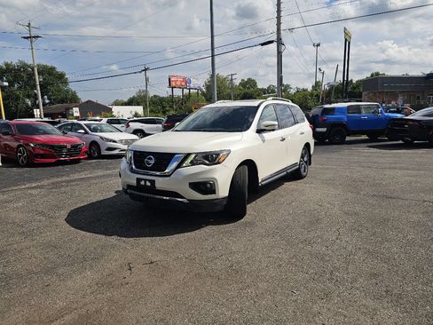 Used 2019 Nissan Pathfinder Platinum AWD/4WD image 3