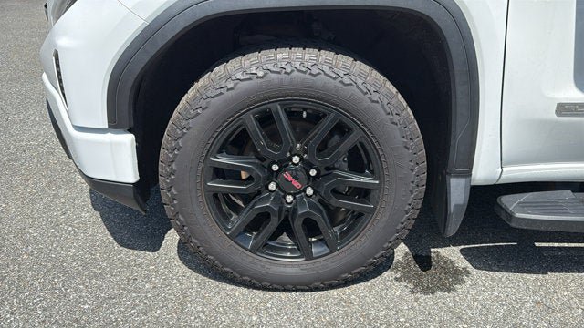 Used 2022 GMC Sierra 1500 Elevation w/ LPO, Elevation Black Package AWD/4WD image 11