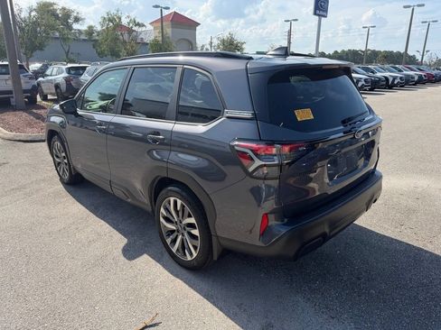 Used 2025 Subaru Forester Touring w/ Popular Package - Touring AWD/4WD image 9