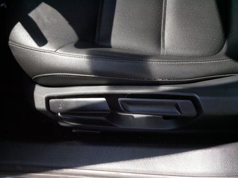 Used 2018 Volkswagen Jetta SE FWD image 20