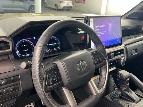 Used 2024 Toyota Tacoma TRD Sport w/ TRD Sport Upgrade Package image 8