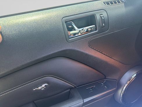 Used 2013 Ford Mustang GT Premium w/ Electronics Pkg RWD image 17
