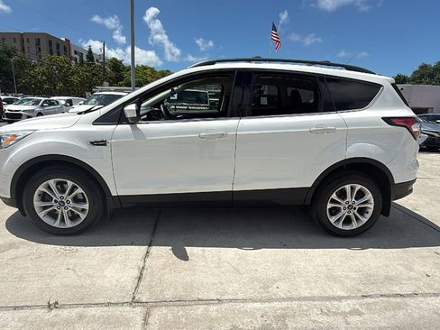 Used 2017 Ford Escape SE w/ SE Leather Comfort Package AWD/4WD image 11