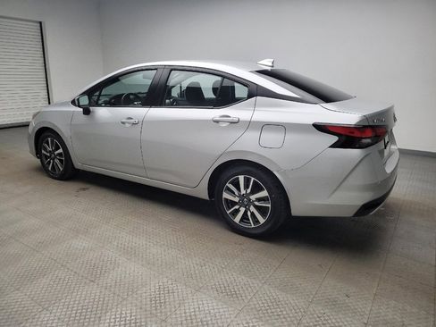 Used 2021 Nissan Versa SV image 3