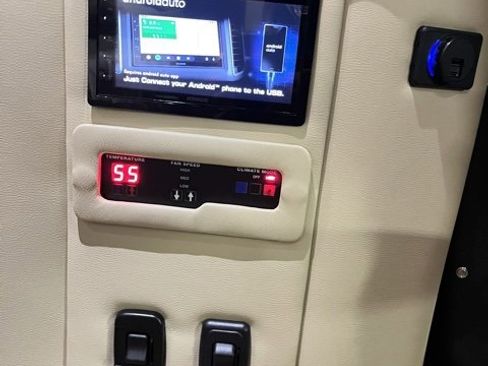 Used 2023 Mercedes-Benz Sprinter 2500 image 35