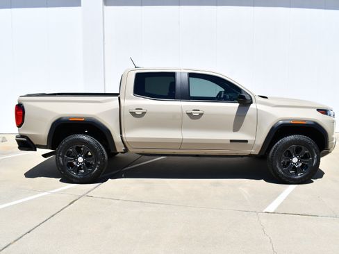 Used 2024 GMC Canyon Elevation w/ Convenience Package RWD image 5