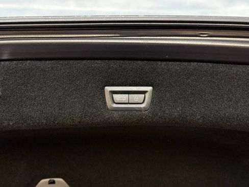 Used 2023 BMW 760i xDrive AWD/4WD image 63