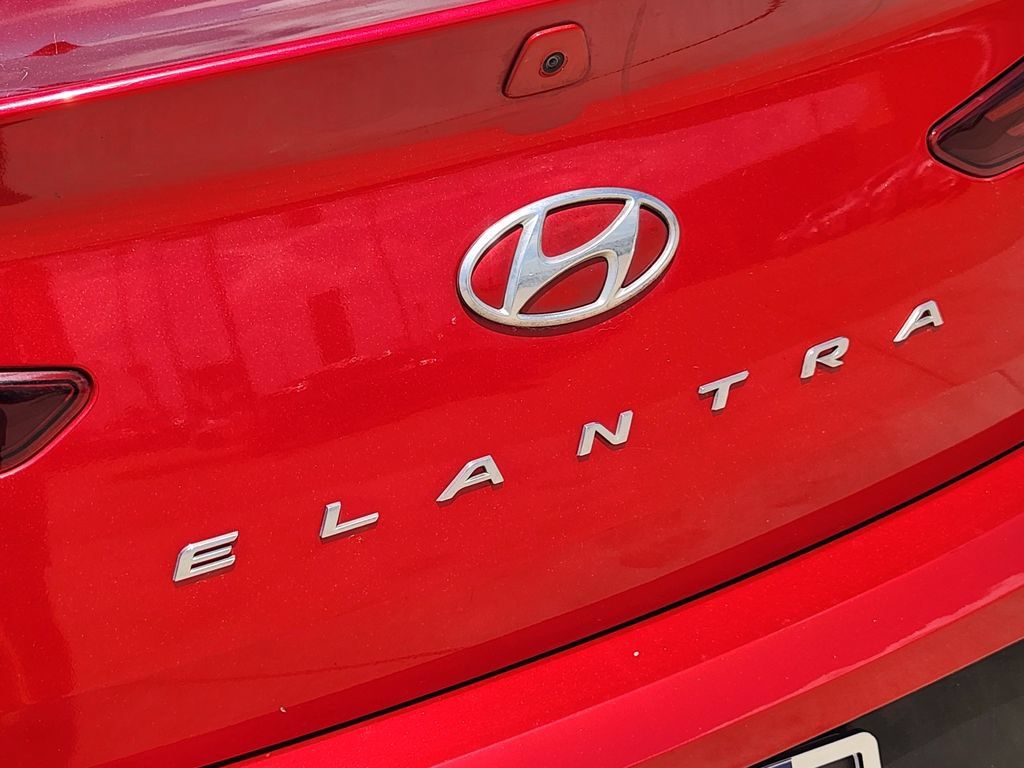 Used 2020 Hyundai Elantra SEL FWD image 14