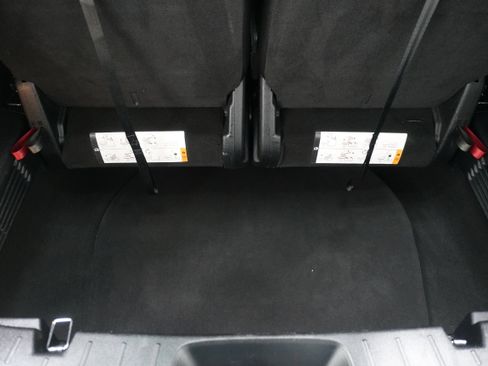 Used 2018 Ford Explorer XLT w/ Equipment Group 202A FWD image 26