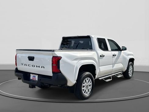 Used 2024 Toyota Tacoma SR image 5