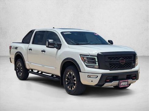 Used 2024 Nissan Titan PRO-4X w/ Pro-4x Convenience Package AWD/4WD image 3