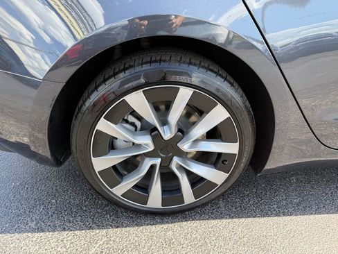 Used 2025 Tesla Model 3 Long Range AWD/4WD image 29