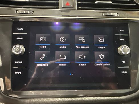 Used 2019 Volkswagen Tiguan SE w/ Panoramic Sunroof Package FWD image 27