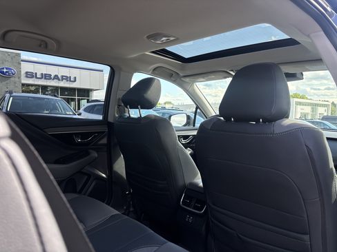Used 2025 Subaru Outback Onyx Edition AWD/4WD image 6