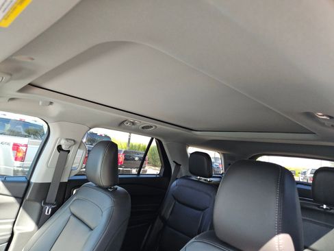 New 2024 Ford Explorer XLT w/ Equipment Group 202A image 14