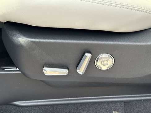 New 2026 Lincoln Navigator Reserve AWD/4WD image 23