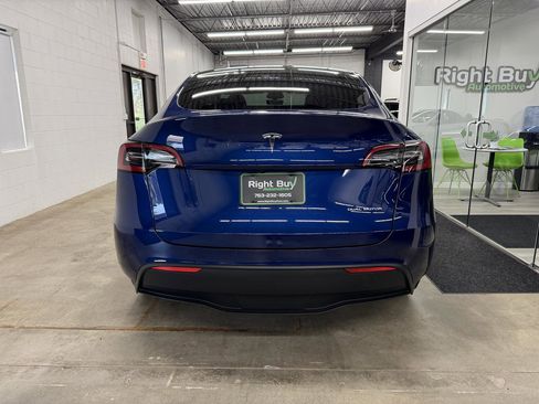 Used 2023 Tesla Model Y Long Range AWD/4WD image 5
