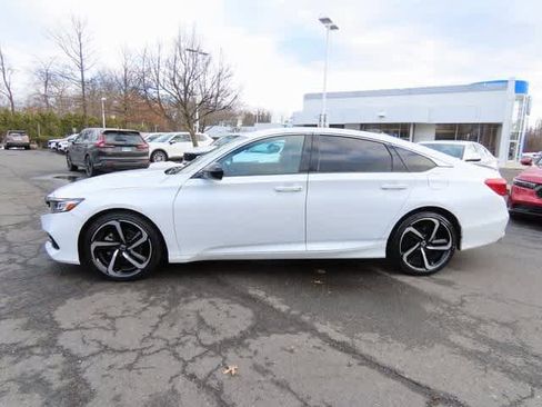 Used 2022 Honda Accord Sport image 3