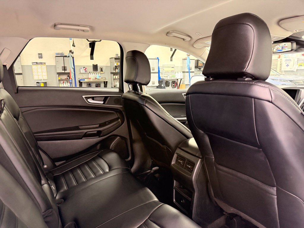 Used 2024 Ford Edge SEL AWD/4WD image 25