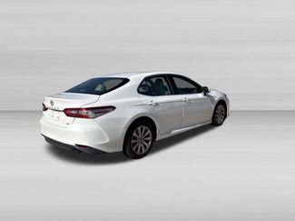 Used 2018 Toyota Camry LE w/ Moonroof Package FWD video 3