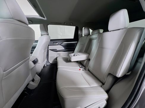 Certified 2015 Toyota Highlander XLE image 21