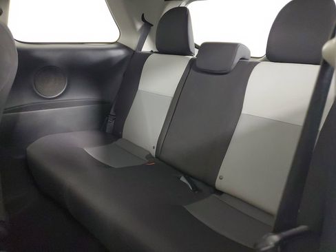 Used 2018 Toyota Yaris L image 27