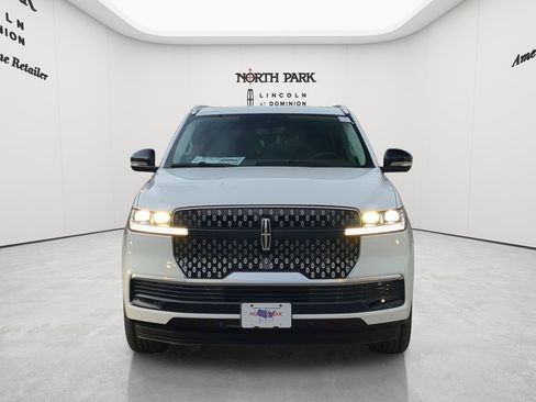 New 2026 Lincoln Navigator L Premier AWD/4WD image 8