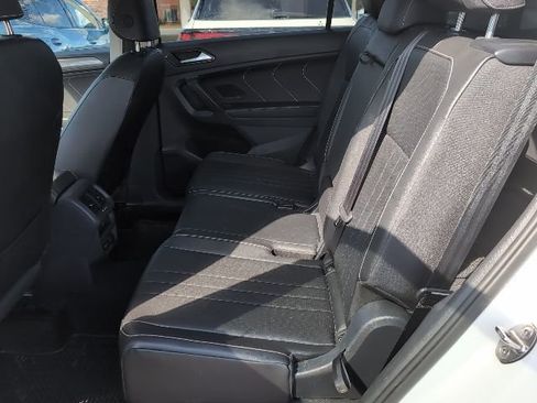 Certified 2022 Volkswagen Tiguan SE w/ Panoramic Sunroof Package image 25
