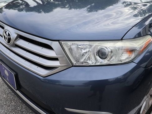 Used 2013 Toyota Highlander SE AWD/4WD image 3