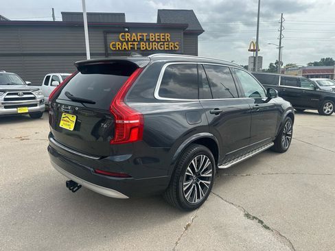Used 2022 Volvo XC90 T6 Momentum w/ Advanced Package AWD/4WD image 3