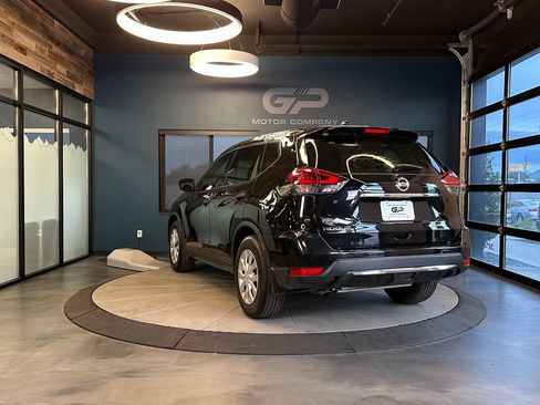 Used 2019 Nissan Rogue S FWD image 5