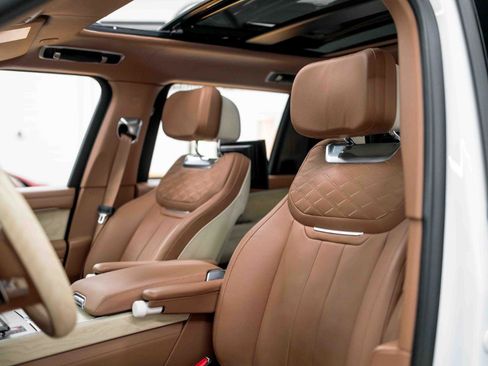 Used 2024 Land Rover Range Rover SV image 73