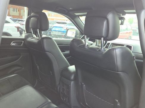 Used 2017 Jeep Grand Cherokee Altitude AWD/4WD image 15