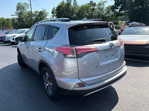 Used 2018 Toyota RAV4 XLE AWD/4WD image 7
