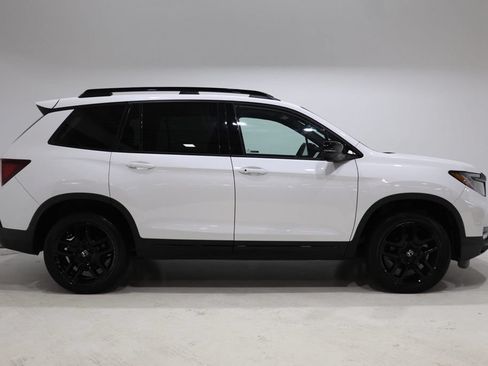 Used 2024 Honda Passport Black Edition image 9