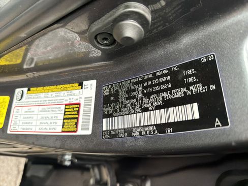 Used 2023 Toyota Highlander L image 24