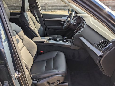 Certified 2025 Volvo XC90 B5 Core image 22