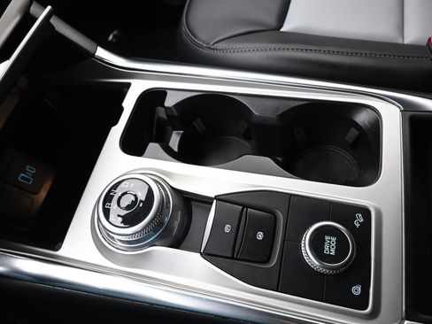 Used 2023 Ford Explorer XLT w/ Equipment Group 202A image 32