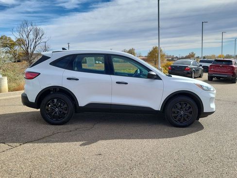 Used 2022 Ford Escape S image 9