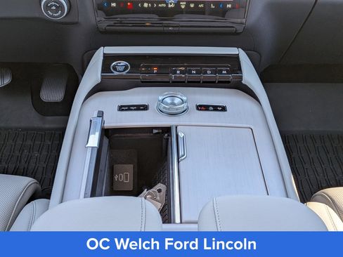 Certified 2025 Lincoln Navigator Reserve AWD/4WD image 22